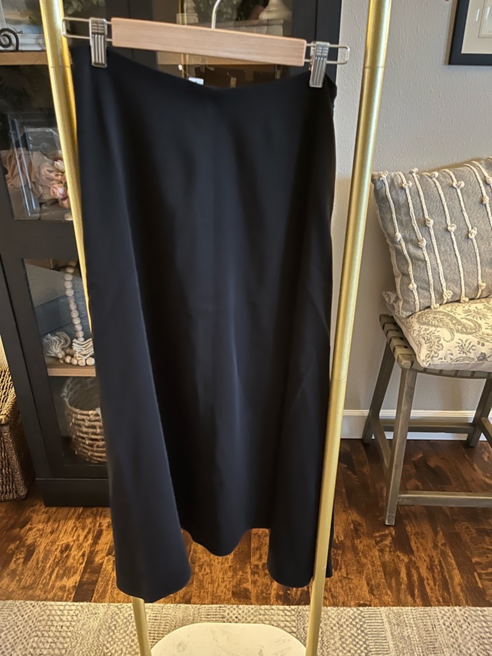 Madewell Black sleek Midi Skirt with side zipper